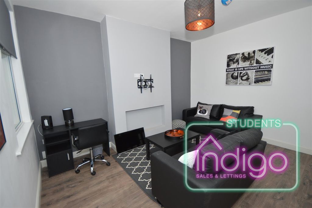 Additional image 4 of 5 bed shared accommodation to rentHill Street, Newcastle ST5