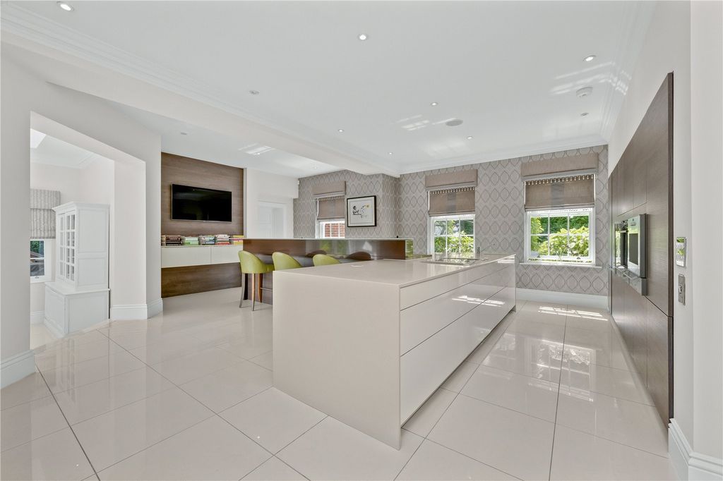 Additional image 4 of 6 bed detached house to rentBrockenhurst Road, Ascot, Berkshire SL5