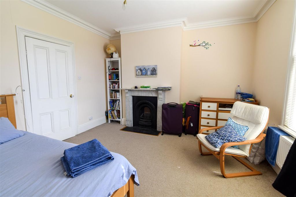 Additional image 9 of 6 bed semi-detached house to rentWarwick Place, Leamington Spa CV32