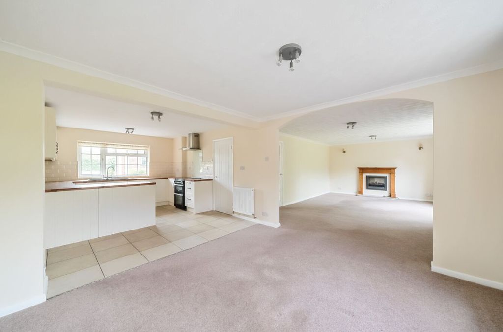 Additional image 2 of 4 bed detached house to rentWood End Road, Kempston, Bedford MK43