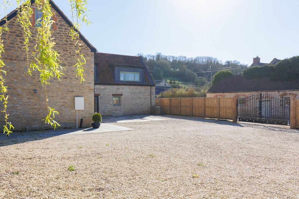 Additional image 14 of 6 bed detached house to rentHenton, Wells BA5