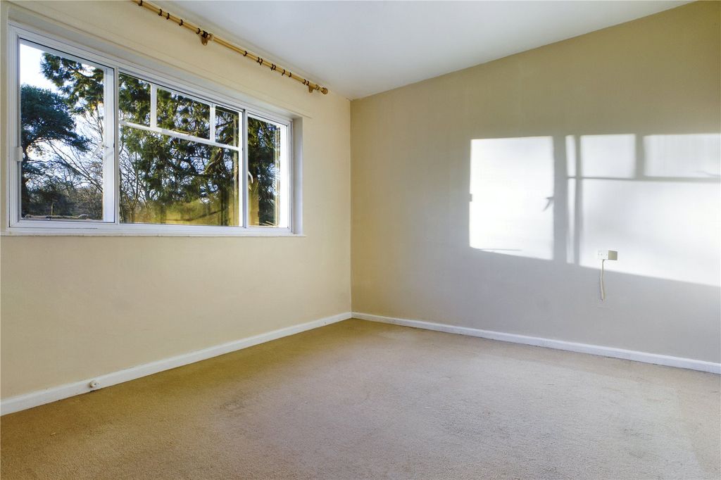 Additional image 7 of 3 bed bungalow to rentCoxs Lane, Upper Bucklebury, Reading, Berkshire RG7