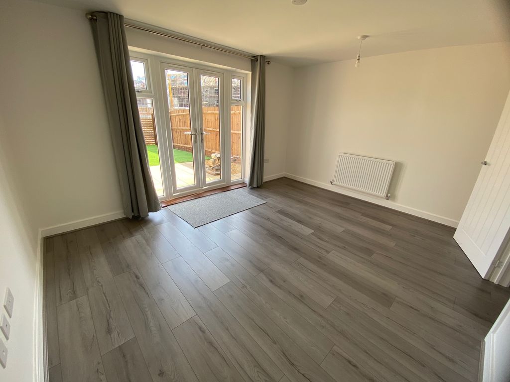 Additional image 6 of 4 bed town house to rentFfordd Darwin, Barry CF63