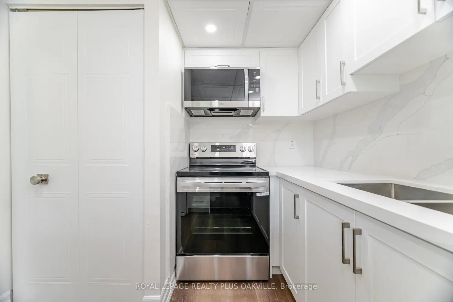 Additional image 8 of 1225 North Shore Boulevard 104