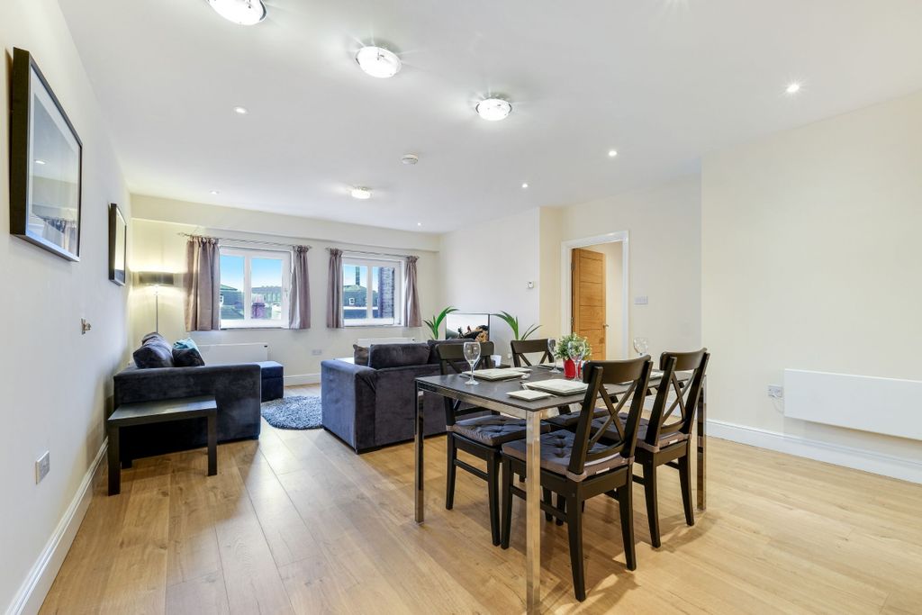 Additional image 23 of 3 bed flat to rentQueen Street, Maidenhead SL6