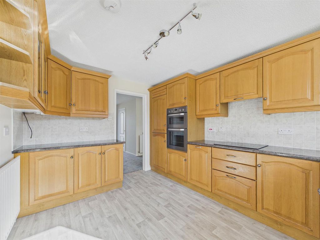 Additional image 3 of 3 bed detached bungalow to rentHillview Gardens, Ryall, Upton-Upon-Severn, Worcester WR8