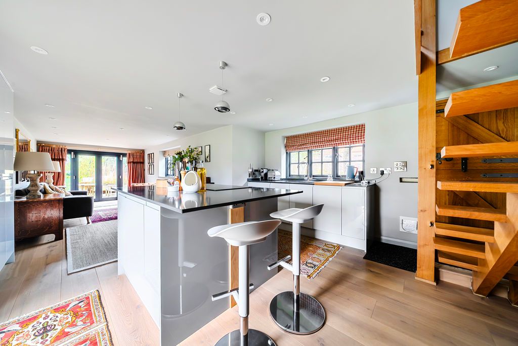 Additional image 4 of 1 bed detached house to rentPickhurst Road, Godalming GU8
