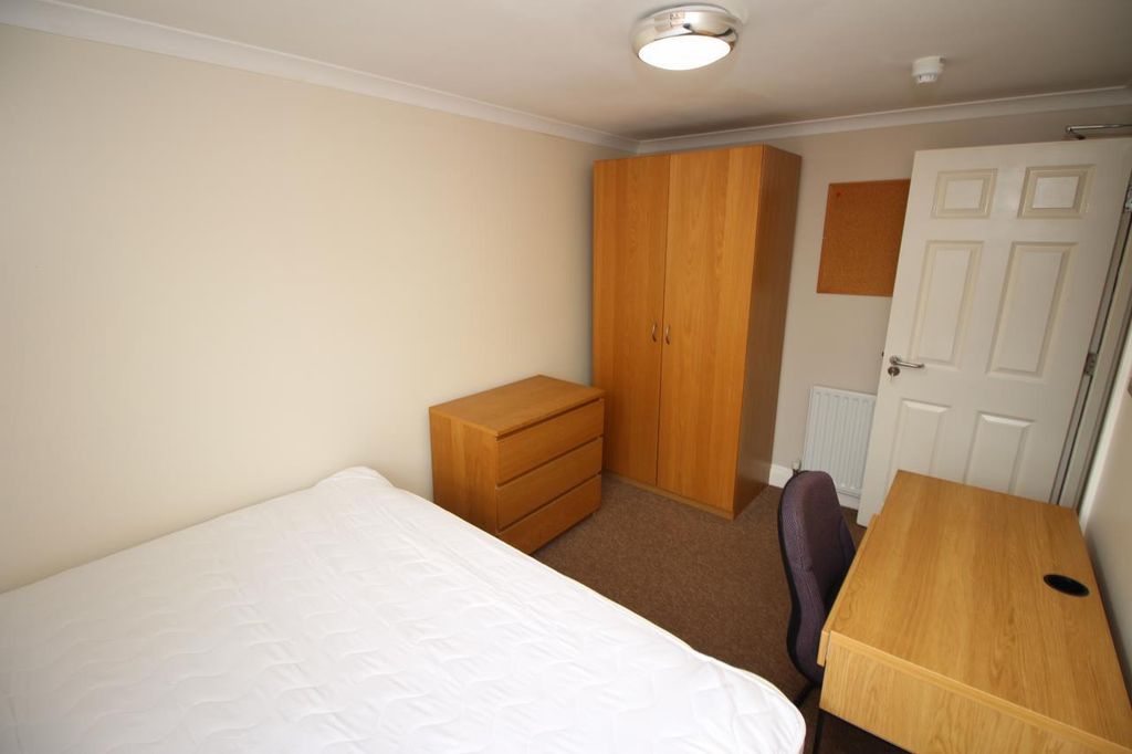 Additional image 12 of 5 bed terraced house to rentSwinburn Place, Newcastle Upon Tyne, Tyne And Wear NE4