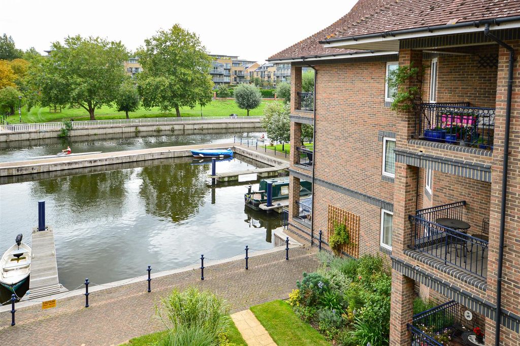 Additional image 17 of 3 bed flat to rentThe Eights Marina, Mariners Way, Cambridge CB4