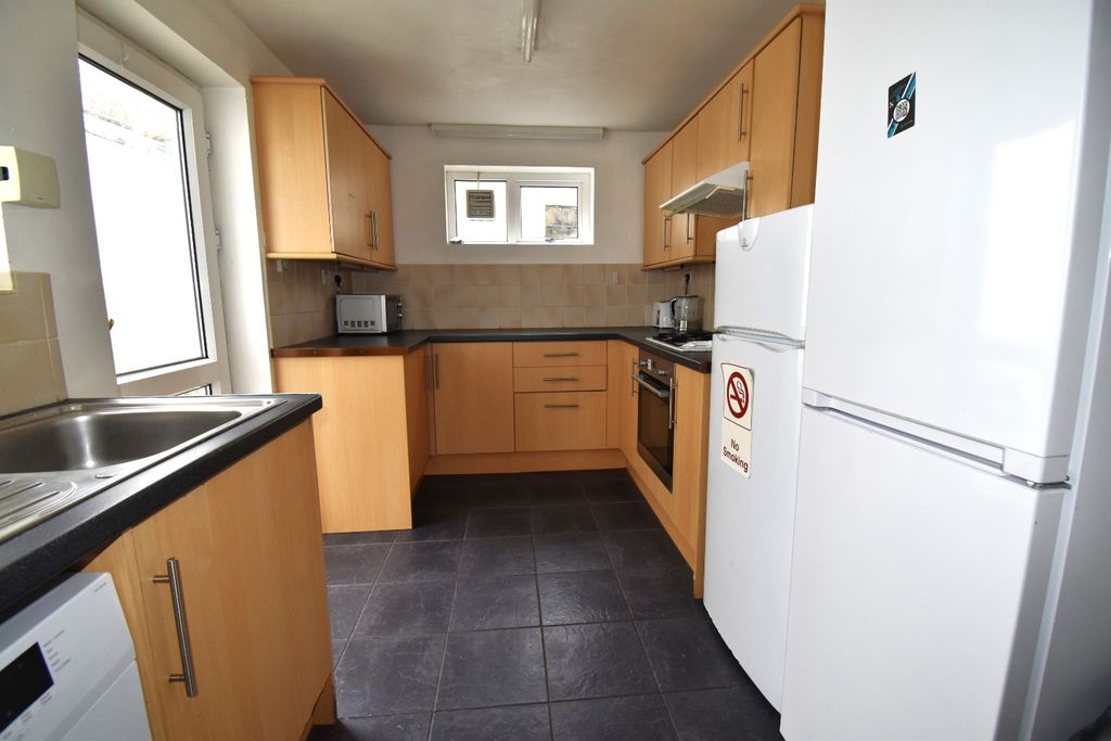 4 bed terraced house to rentWindsor Terrace, Falmouth TR11