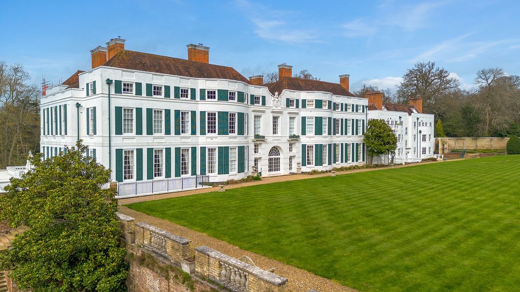 2 bed flat to rentNashdom Lane Burnham, Buckinghamshire SL1
