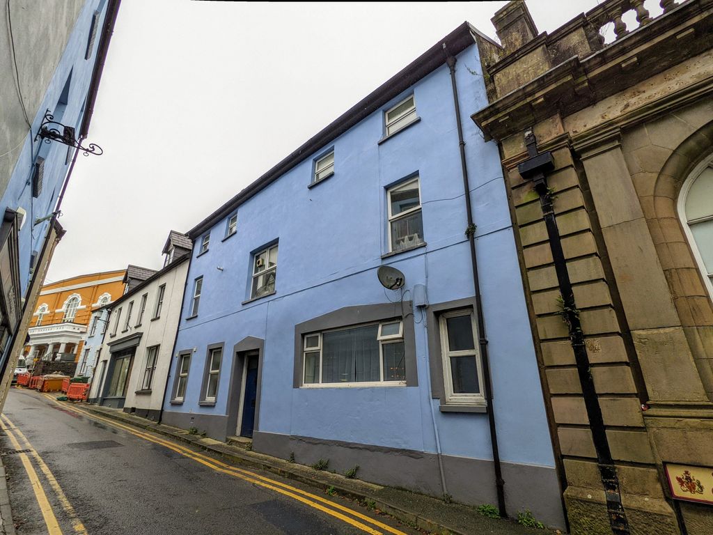 1 bed flat to rentCarmarthen Street, Llandeilo, Carmarthenshire SA19