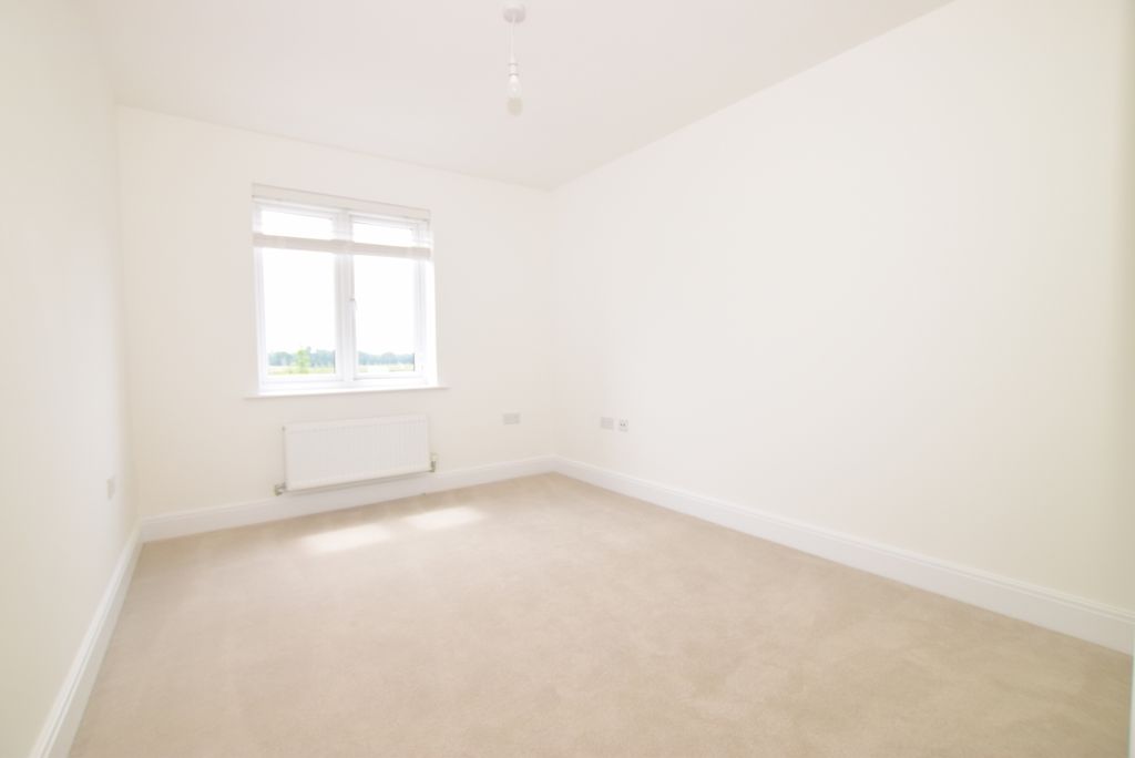 Additional image 9 of 2 bed flat to rentButtercup Road, Horsham RH12