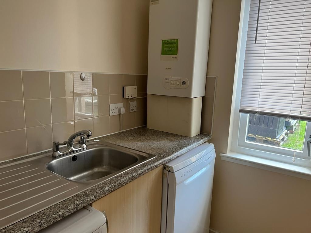 2 Bed Flat, Craigmillar Castle Road, EH16, N1 7GU