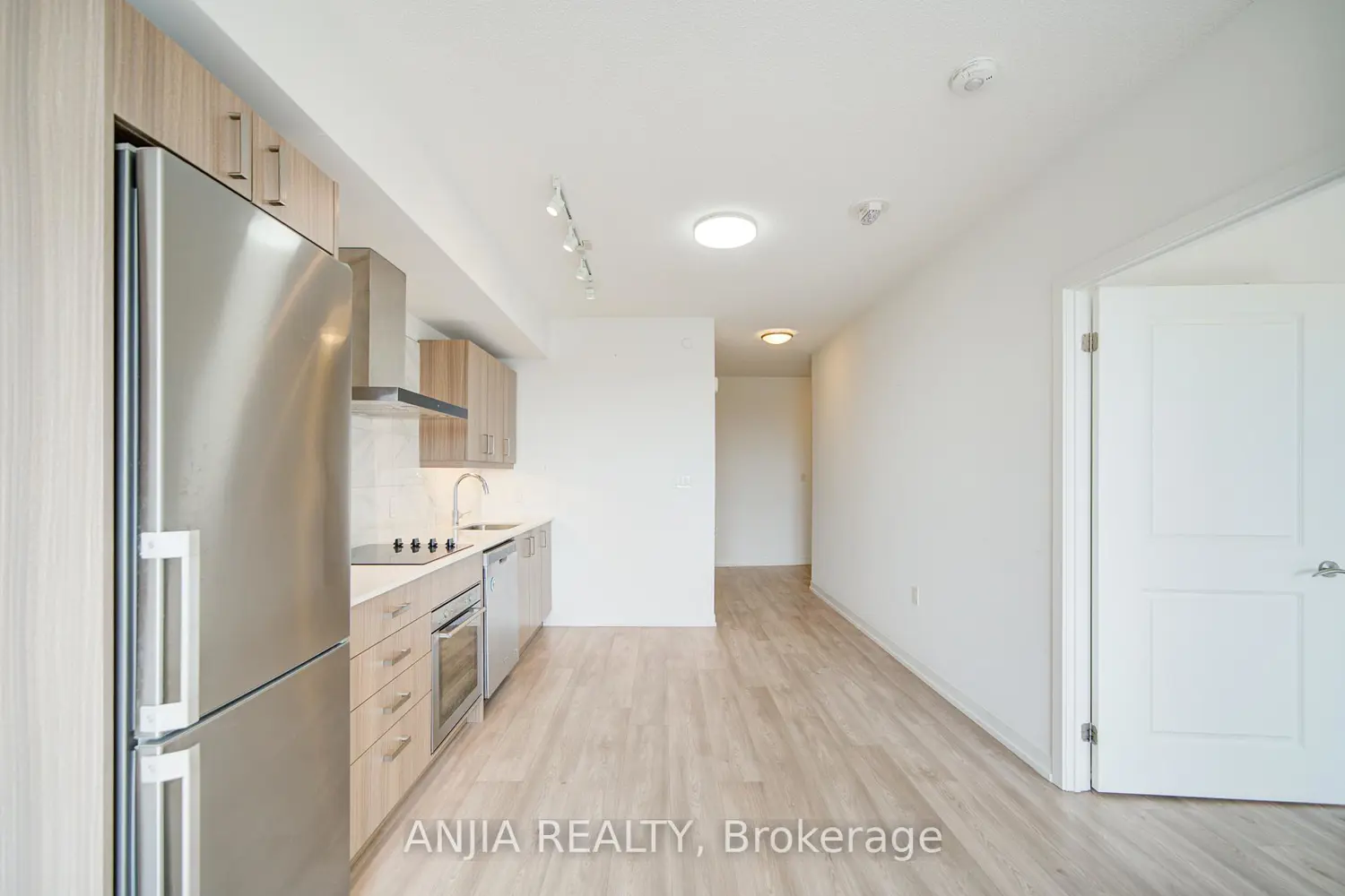 Additional image 9 of 1028 Mcnicoll Avenue 1213