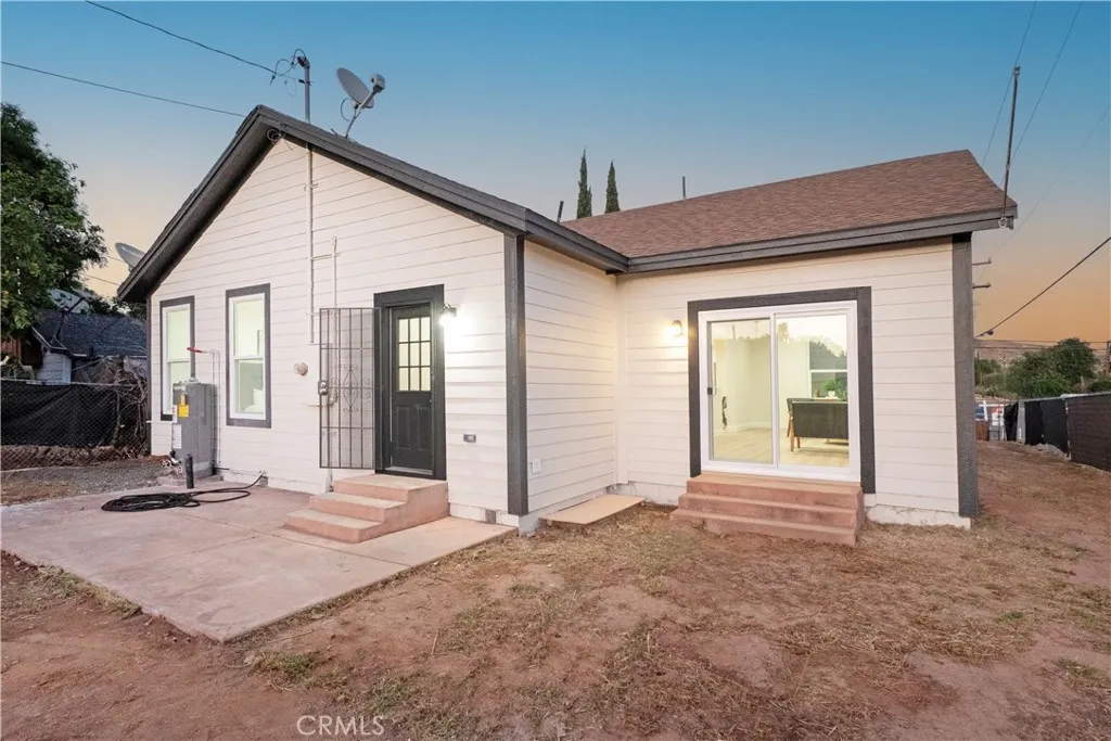 19241 Envoy Avenue, Corona, CA 92881