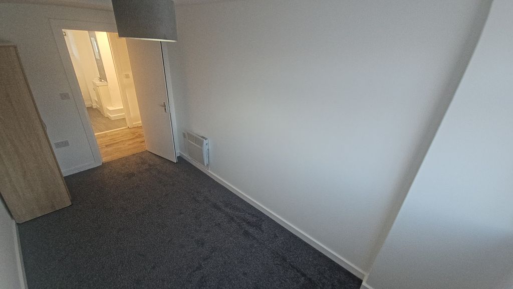 Additional image 5 of 4 bed flat to rentChapel Street, Luton LU1