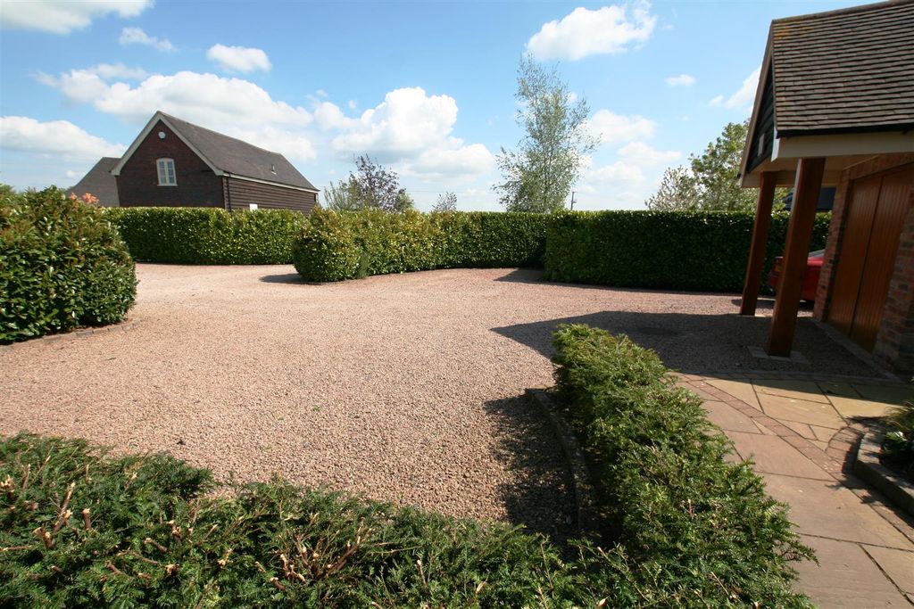 Additional image 16 of 3 bed barn conversion to rent1 Greenhill Farm Barns, Hallow, Worcester WR2
