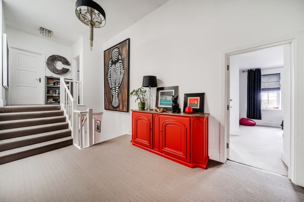 Additional image 4 of 5 bed detached house to rentPelling Hill, Old Windsor, Windsor SL4