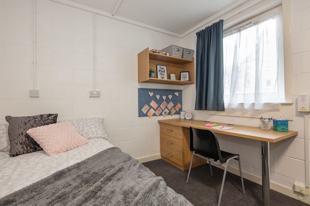 Additional image 3 of 7 bed flat to rentSt Peter Street, Aberdeen AB24