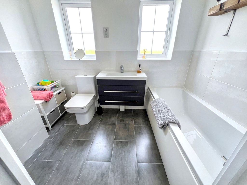 Additional image 10 of 4 bed detached house to rentSaltwick Gardens, Whitley Bay NE25