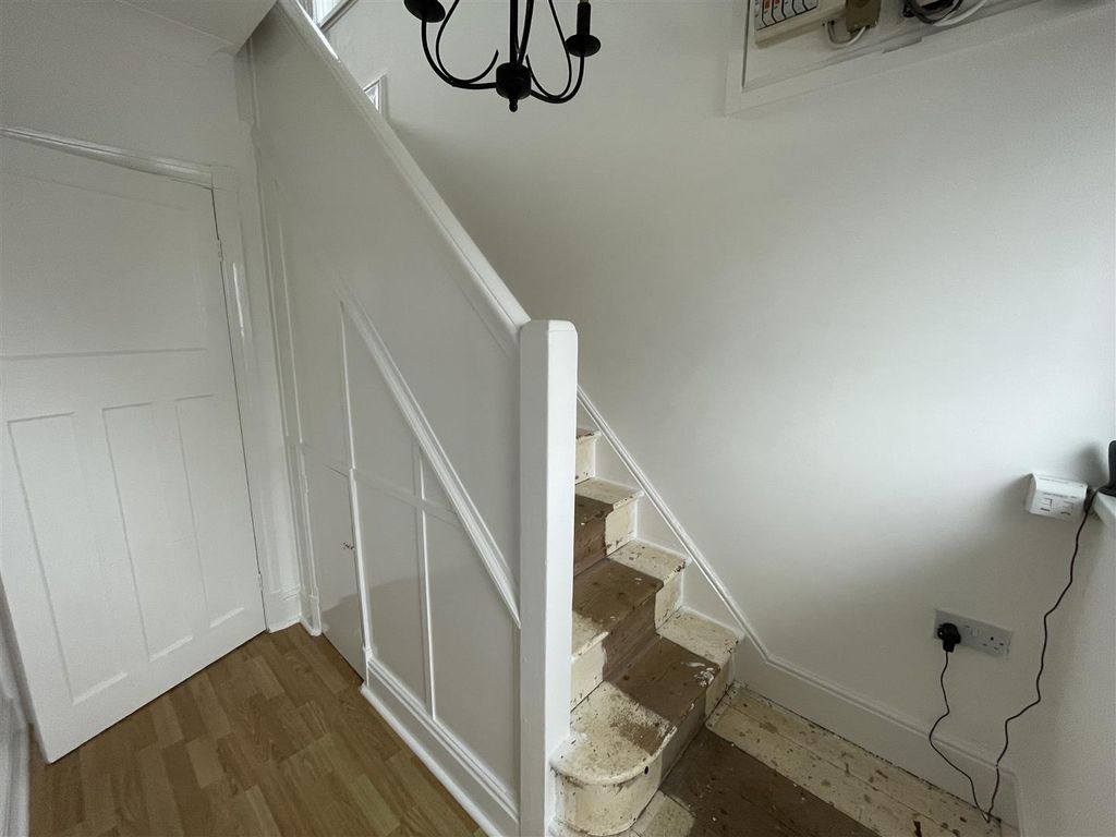 Additional image 3 of 3 bed semi-detached house to rentBethania Road, Upper Tumble, Llanelli SA14