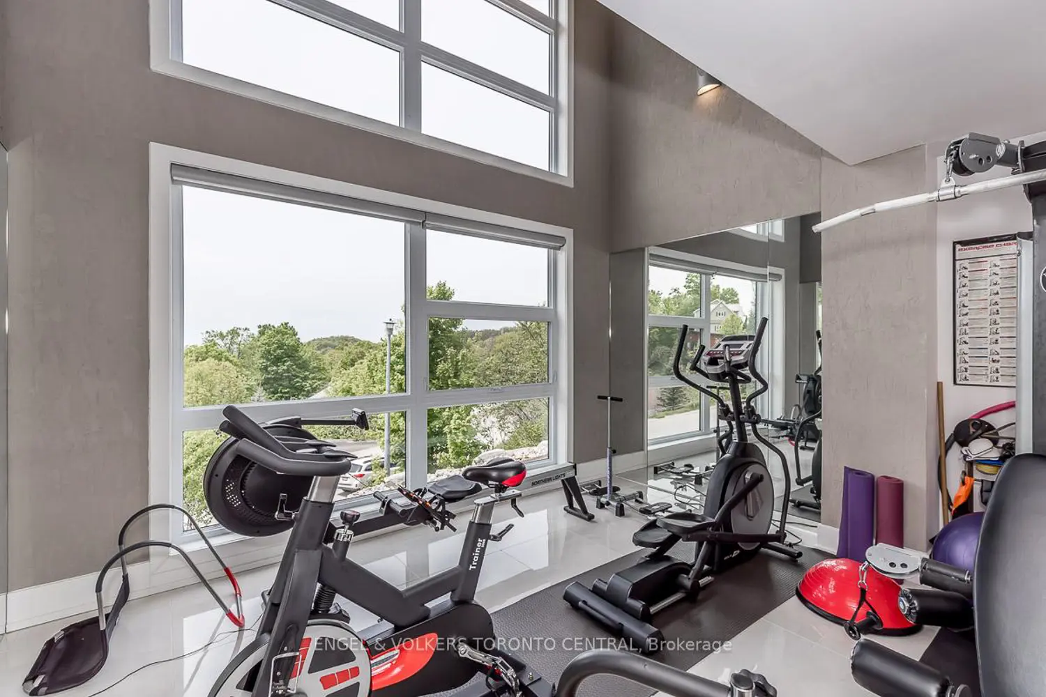 Additional image 15 of 16 Valleycrest Drive