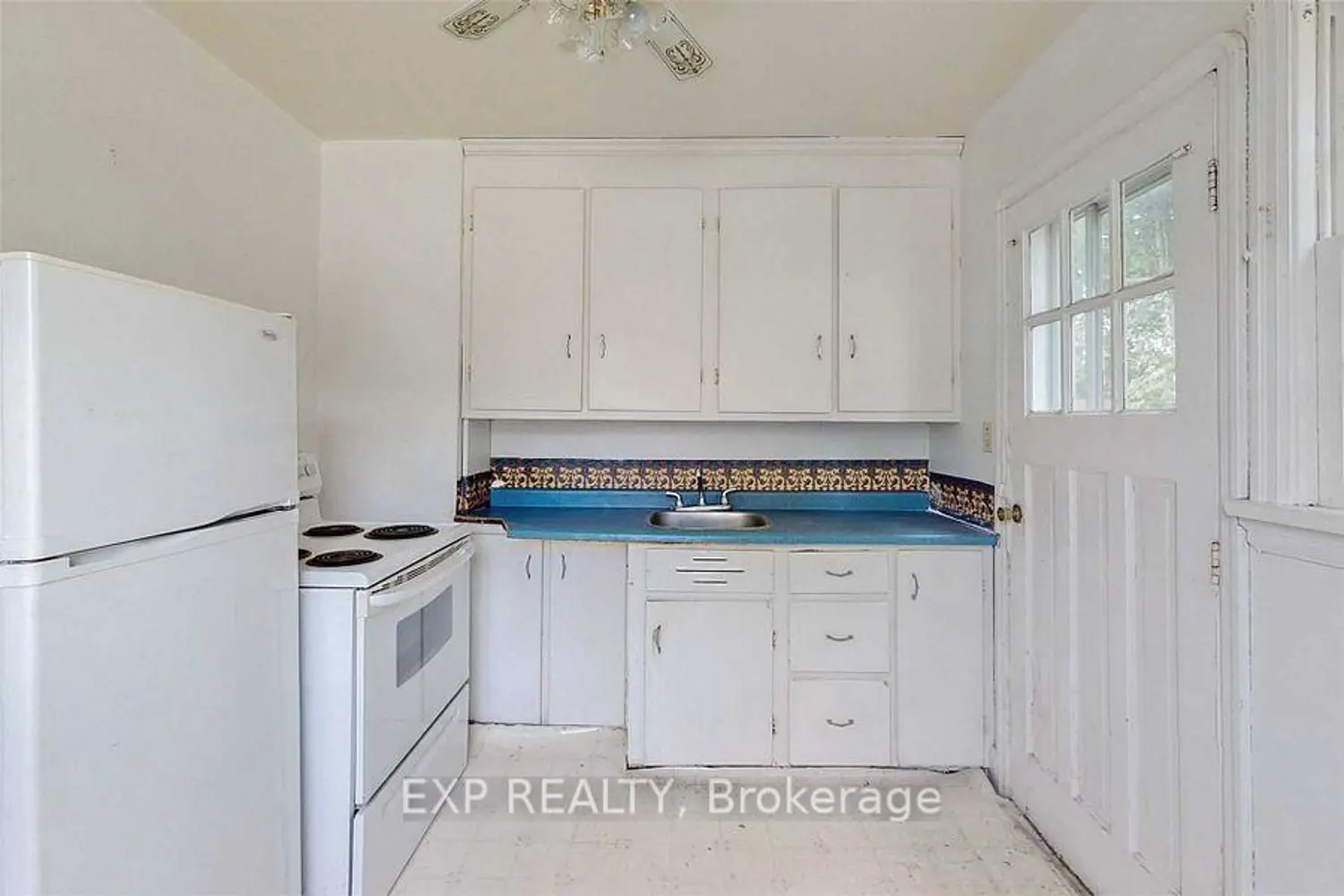 Additional image 6 of 563 Devon Avenue