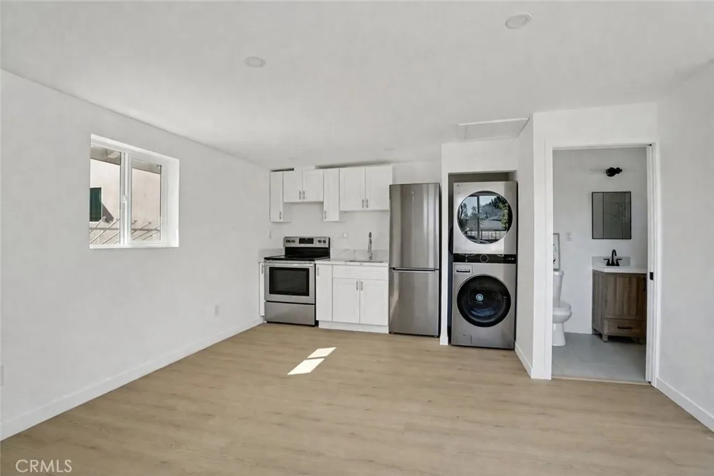 Additional image 32 of 13907 Wyandotte Street, Van Nuys, CA 91405