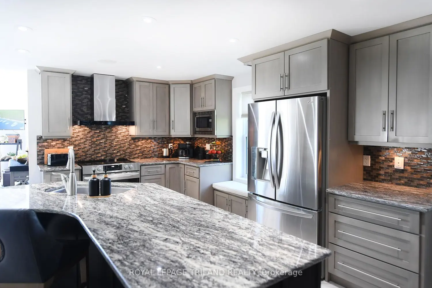 Additional image 4 of 48789 Dexter Line