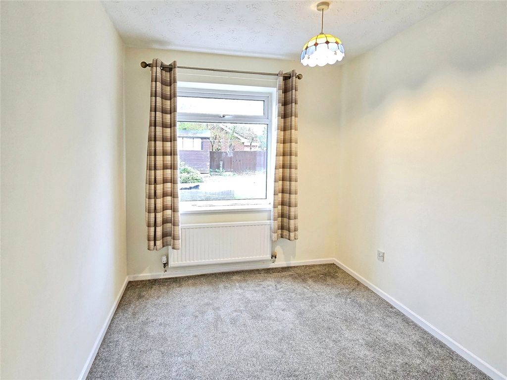 Additional image 3 of 3 bed detached house to rentSummerfield Close, Oswestry, Shropshire SY11
