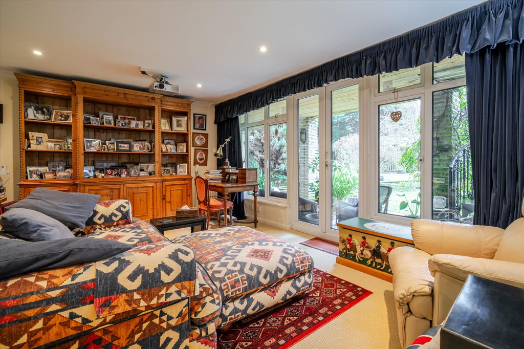 Additional image 6 of 6 bed detached house to rentKennel Avenue, Ascot, Berkshire SL5