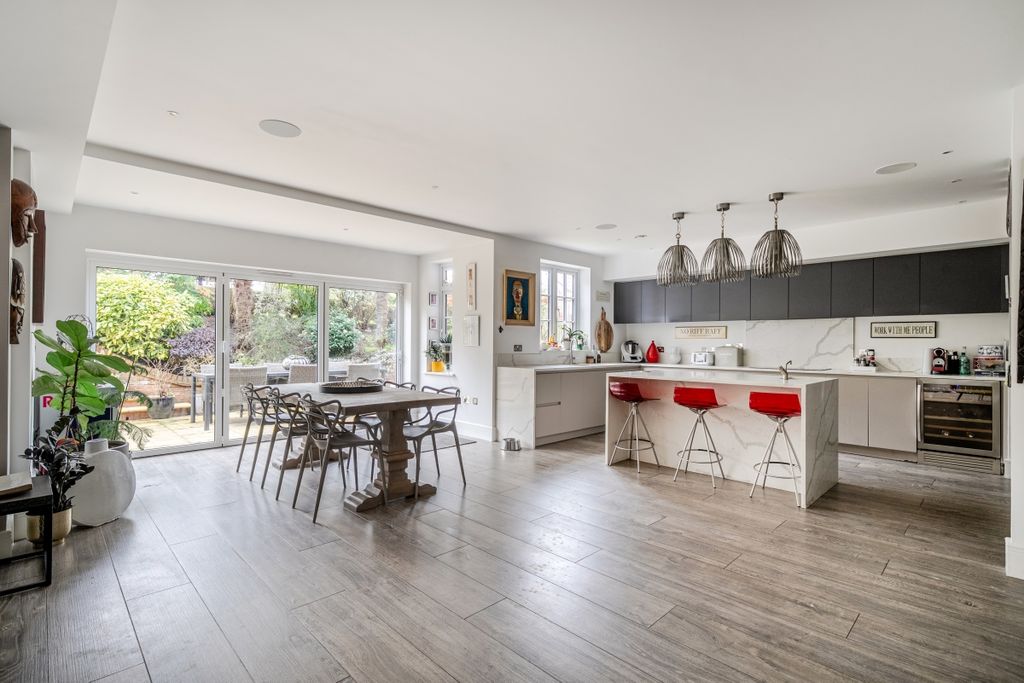 Additional image 6 of 5 bed detached house to rentPelling Hill, Old Windsor, Windsor SL4