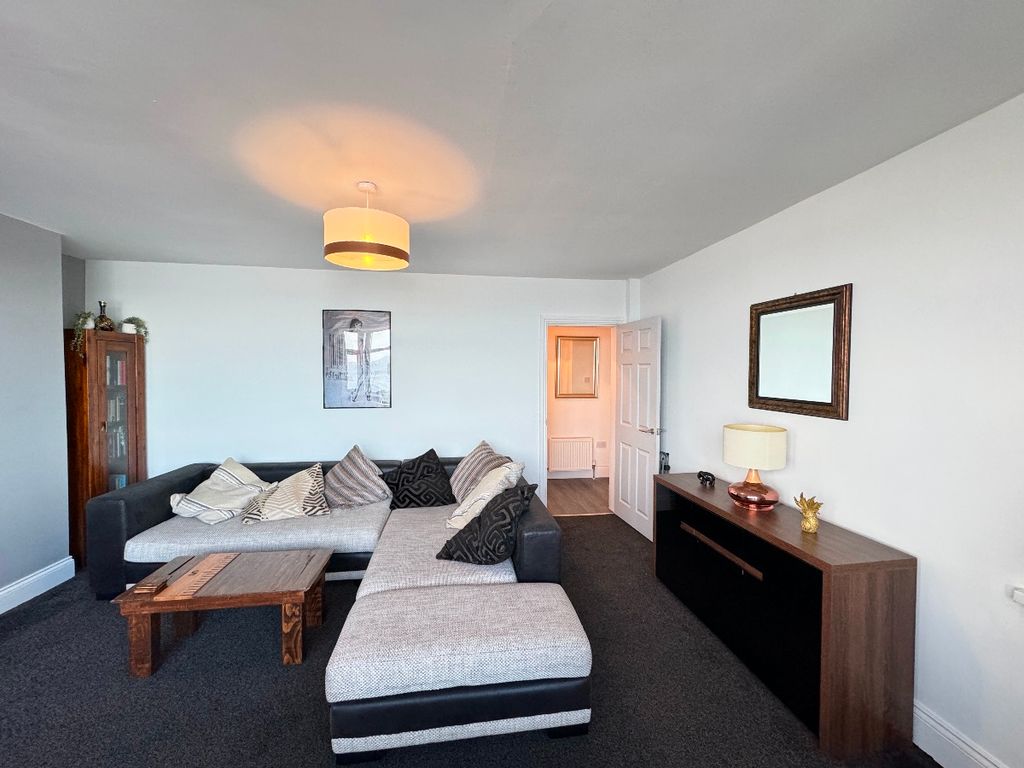 Additional image 6 of 2 bed flat to rentEast Parade, Whitley Bay NE26
