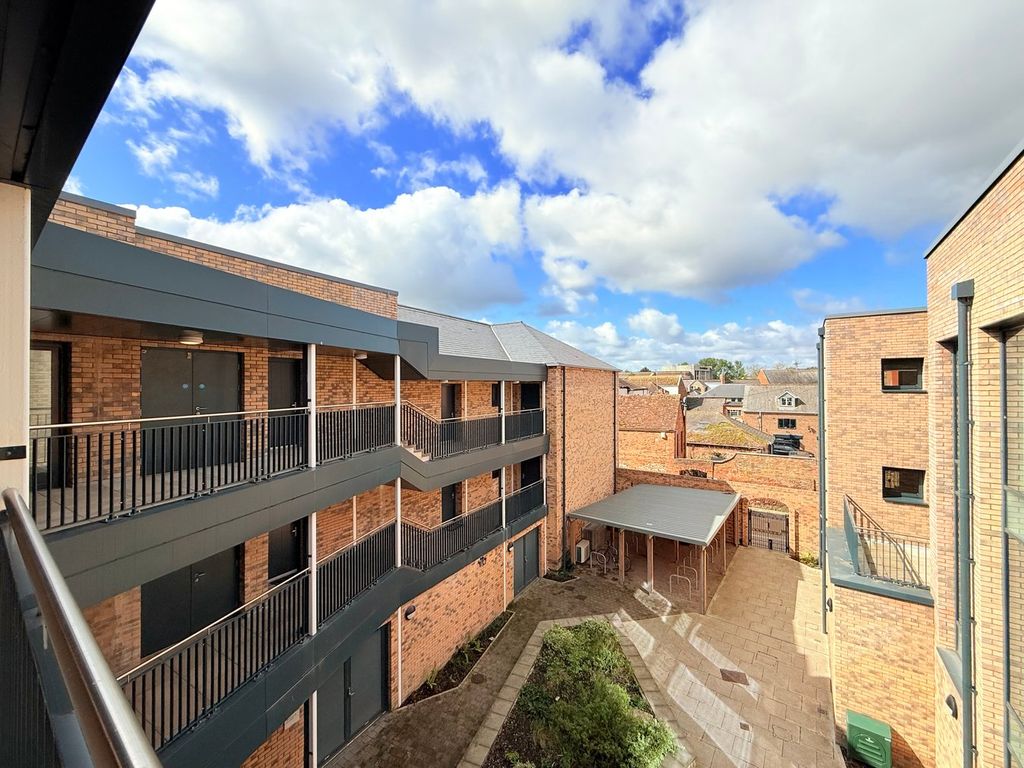 Additional image 13 of 2 bed flat to rentCoal Orchard, Taunton TA1