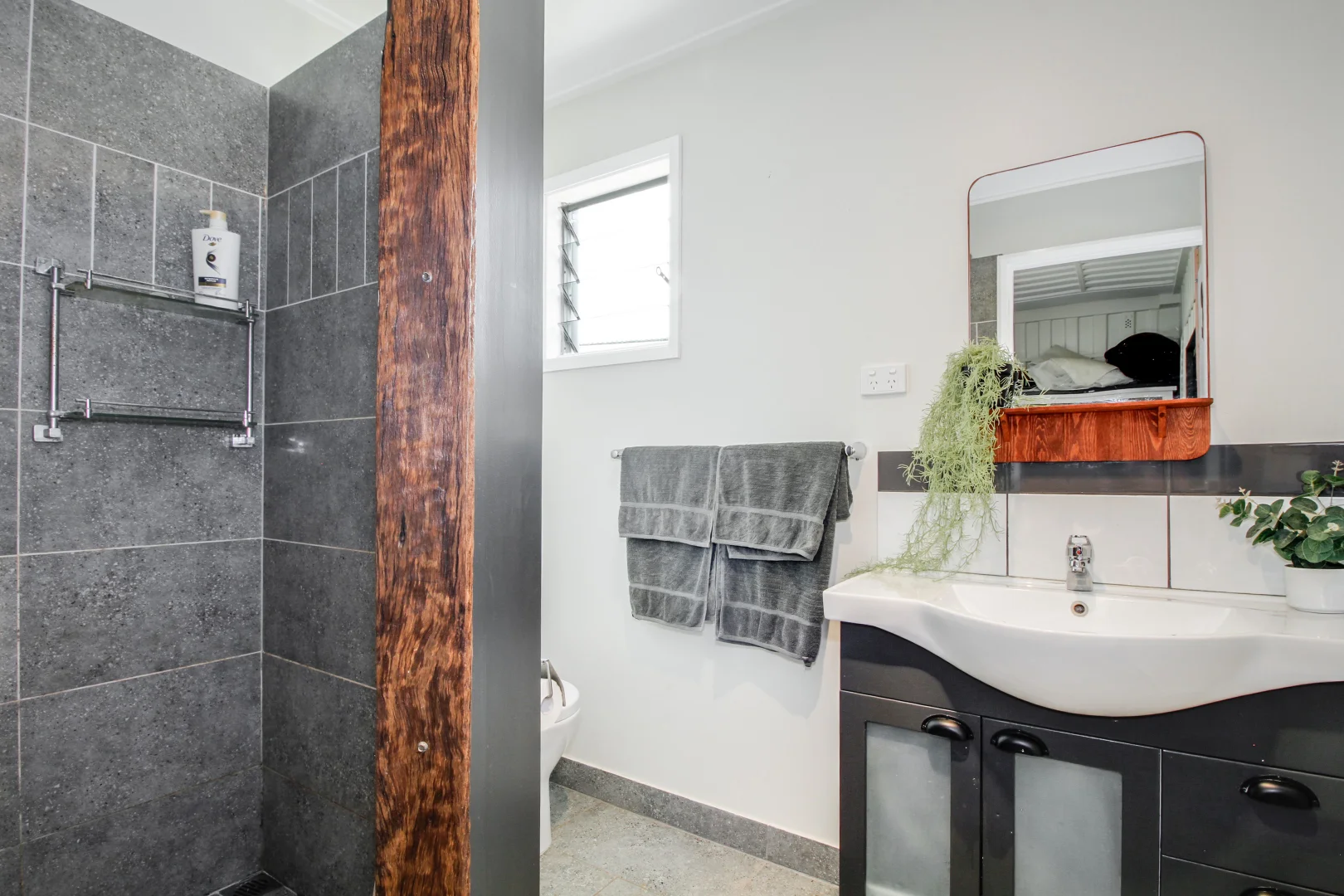 Additional image 4 of 22 Waterside Dr, Macleay Island QLD 4184