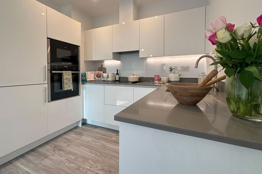 Additional image 2 of 1 bed flat to rentMount Battenhall Retirement Village, Battenhall Avenue, Worcester, Worcestershire WR5