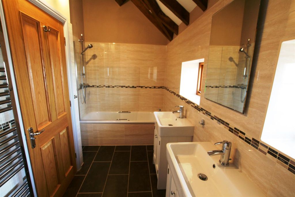 Additional image 12 of 3 bed barn conversion to rent1 Greenhill Farm Barns, Hallow, Worcester WR2