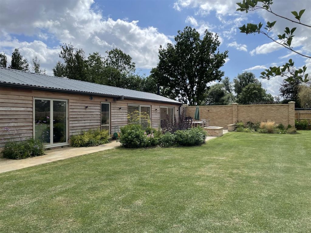 Additional image 19 of 4 bed detached bungalow to rentNewmarket Road, Stretham CB6