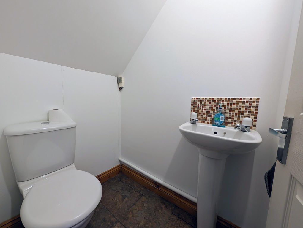 Additional image 6 of 4 bed property to rentRussell Gardens, Old Tupton, Chesterfield S42