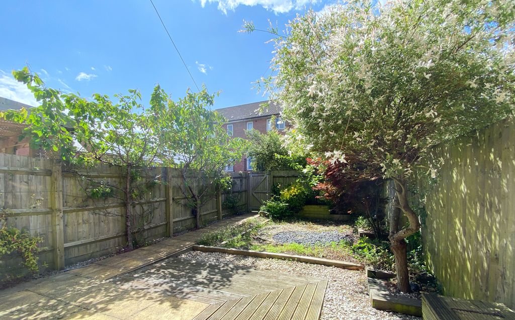 5 bed terraced house to rentSharples Close, Bristol BS16