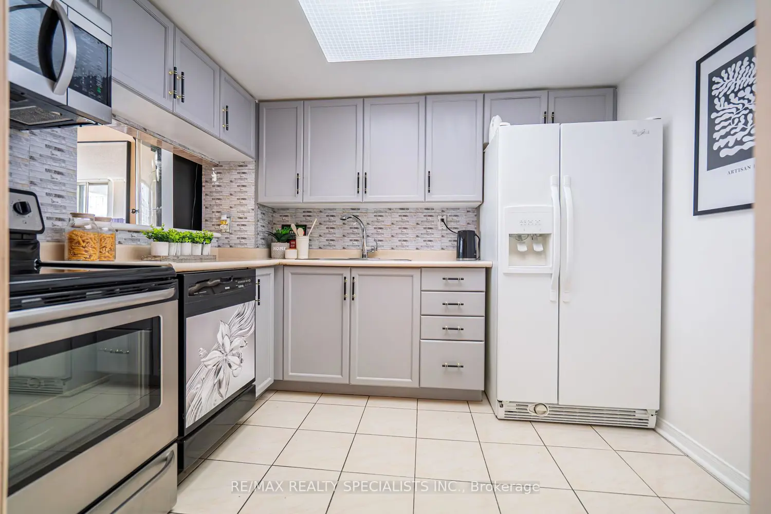 Additional image 8 of 75 King Street 703