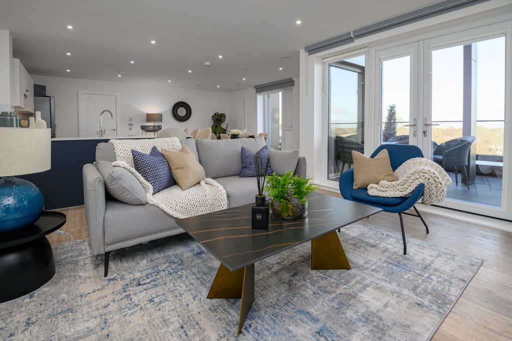 Additional image 11 of Studio to rentStation Avenue, Walton-On-Thames KT12