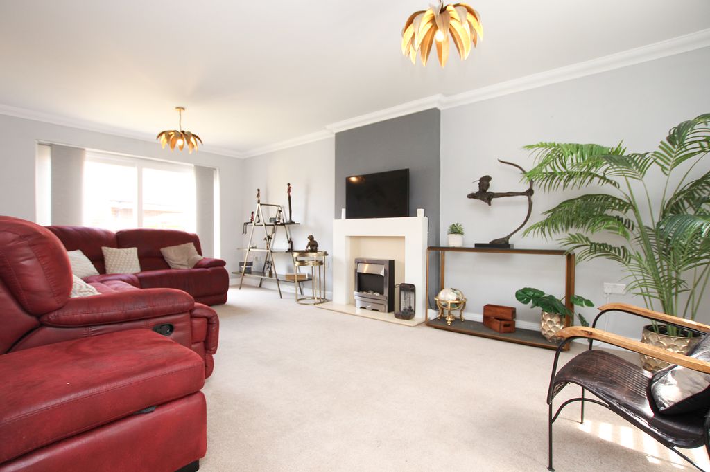 Additional image 2 of 4 bed detached house to rentAnvil Way, Kennett CB8