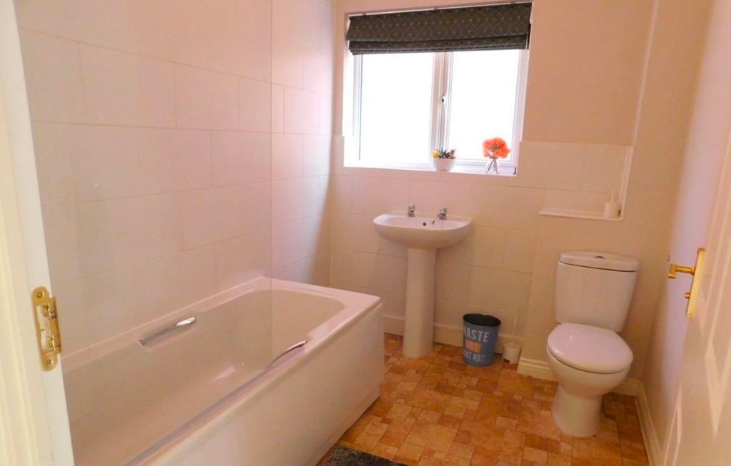 Additional image 13 of 6 bed detached house to rentStudents, Galingale View, Keele, Newcastle Under Lyme ST5