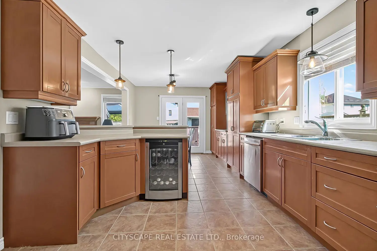 Additional image 5 of 1865 Bayswater Crescent