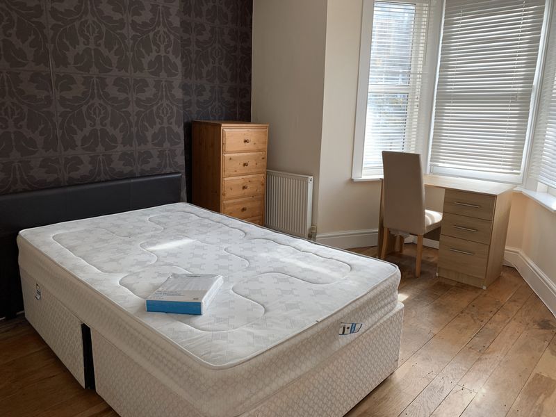 5 bed property to rentTriangle West, Bath BA2 photo 5