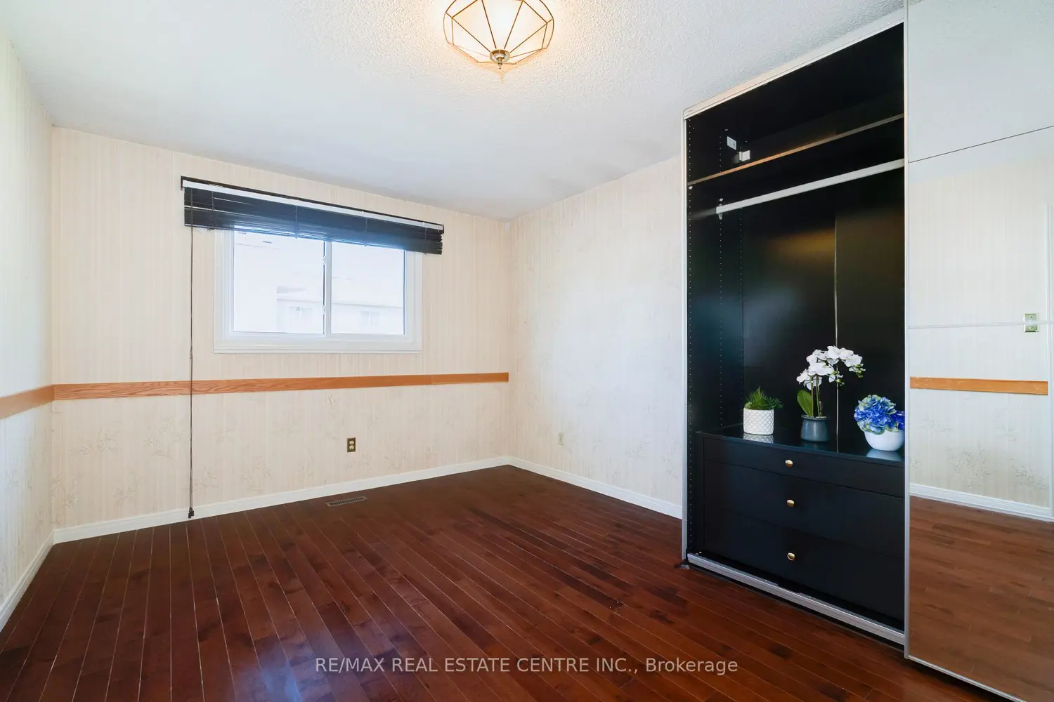 33 Millhouse Crescent photo 5