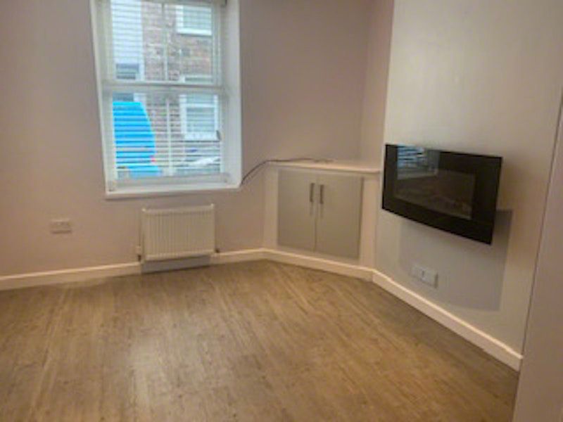 Additional image 2 of 3 bed terraced house to rentChapel Street, Caernarfon LL55