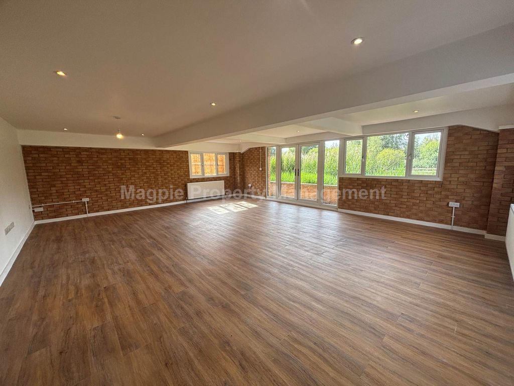 Additional image 26 of 6 bed semi-detached house to rentThe Lakes, Twentypence Road, Cottenham, Cambridge CB24